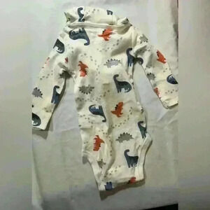 Carters boys longsleeve onesie with a hood size 6 months new without tags
